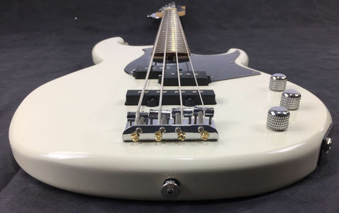 Yamaha BB234 4-string Electric Bass Guitar, Vintage White